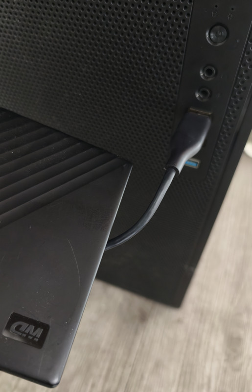Verbinden Sie das formatierte Laufwerk mit dem PC